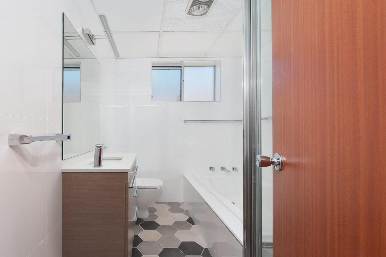 Kiah 10, 53 Victoria Parade - Stunning Views, Aircon And Close To The Marina Nelson Bay